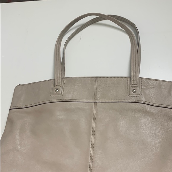 Coach Laura Beige/Taupe w Lilac Interior Leather Tote Bag - Picture 3 of 9